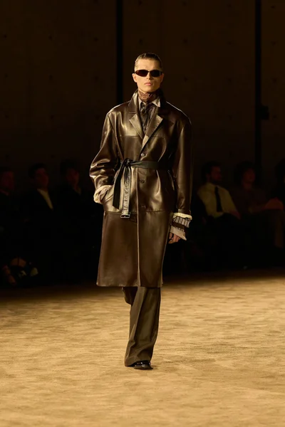 Look 13